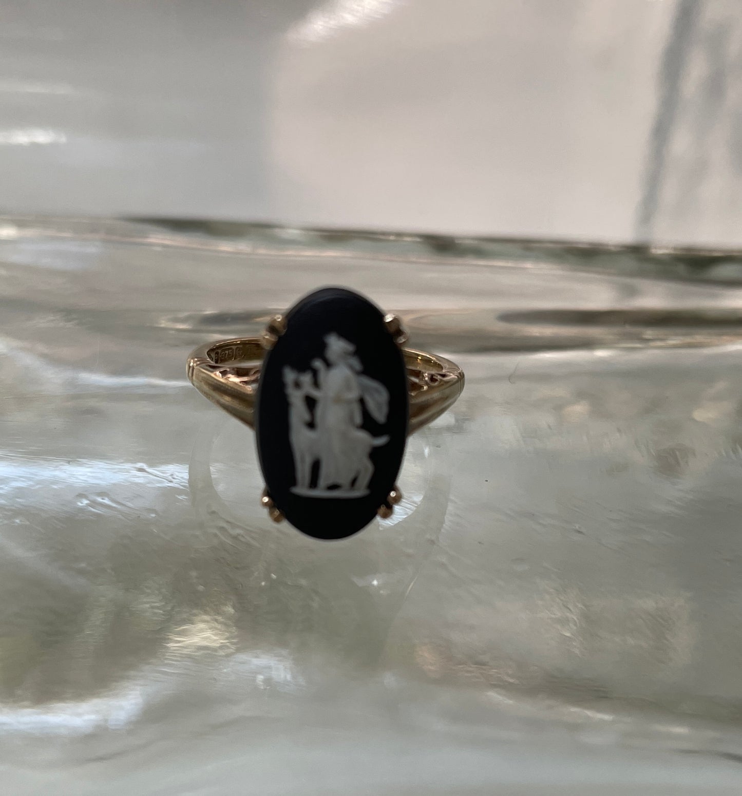 Wedgewood Cameo Ring 9ct