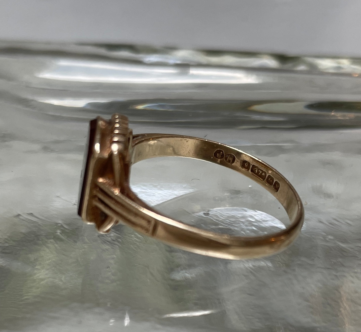Vintage 9ct Gold Carnelian Signet Ring