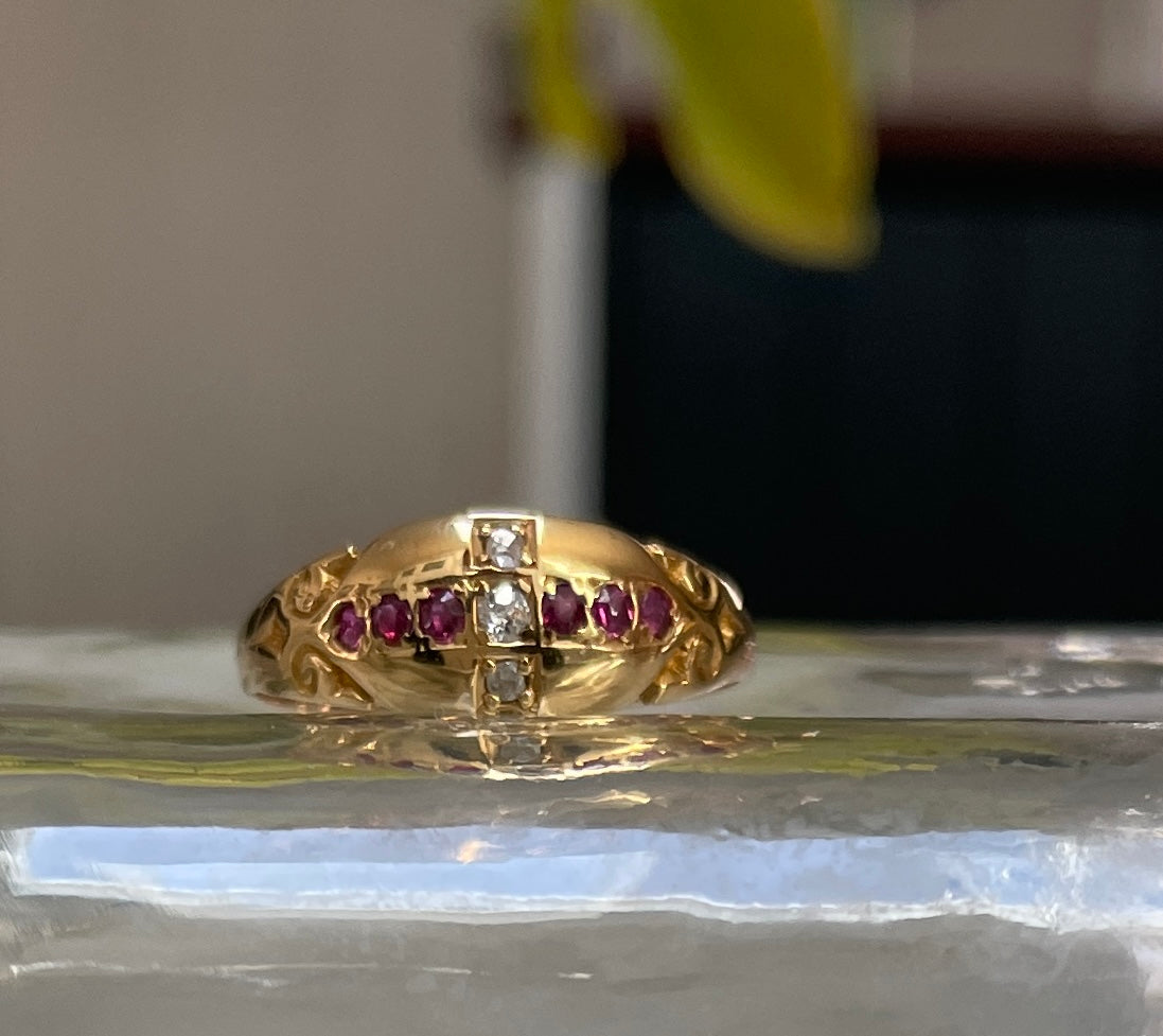 Early 18ct 20th Century Ruby & Diamond Dress Ring