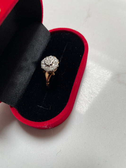 Vintage 18ct/Plat Diamond Cluster Ring