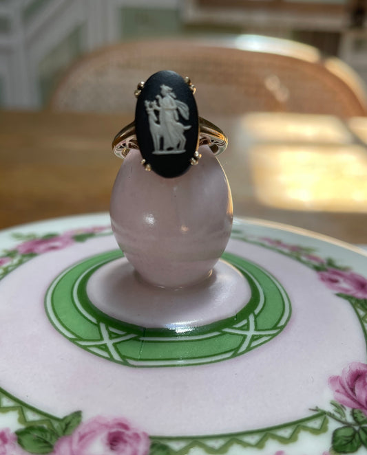 Wedgewood Cameo Ring 9ct