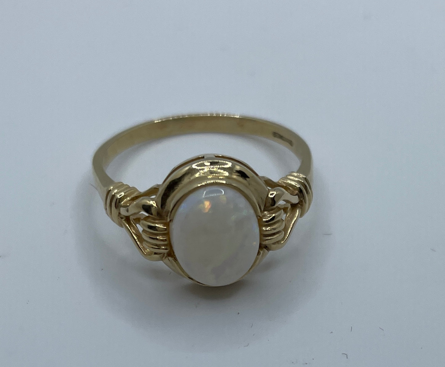 9ct Gold Opal Single Stone Ring