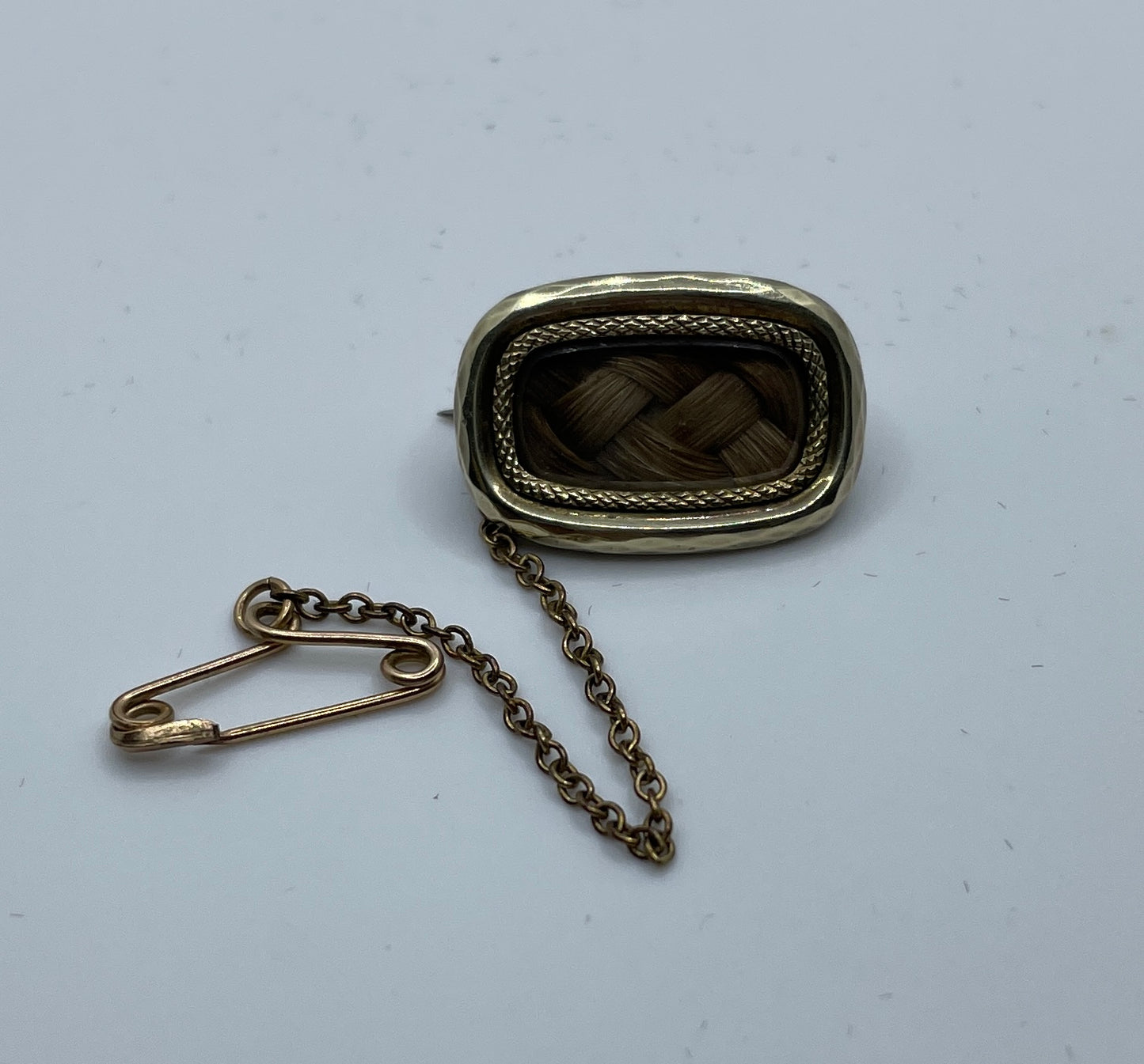 Mid Victorian 9ct Mourning Brooch With Braided Hair Insert