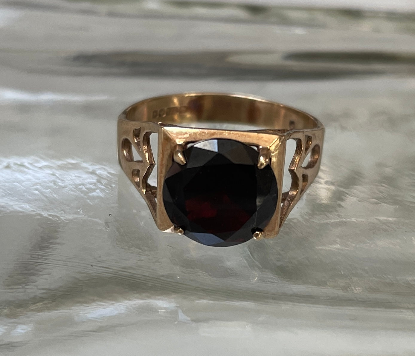 1950s Garnet Ring With Cut Out Shoulders 9ct