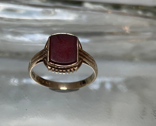 Vintage 9ct Gold Carnelian Signet Ring