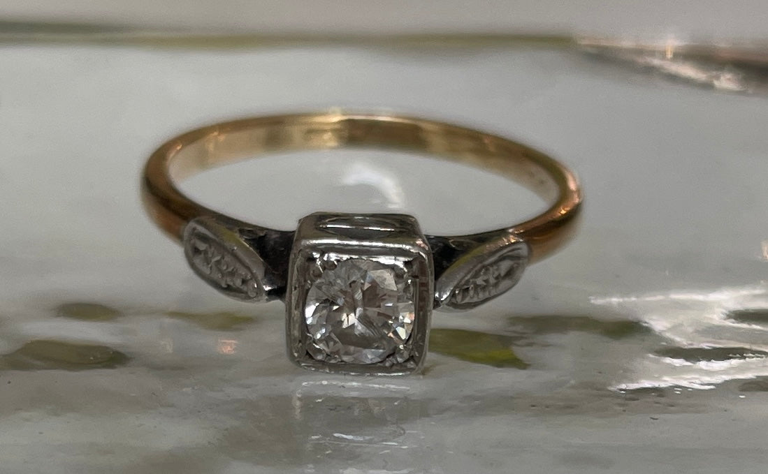 18ct Platinum/Yellow Gold Art Deco Diamond Ring