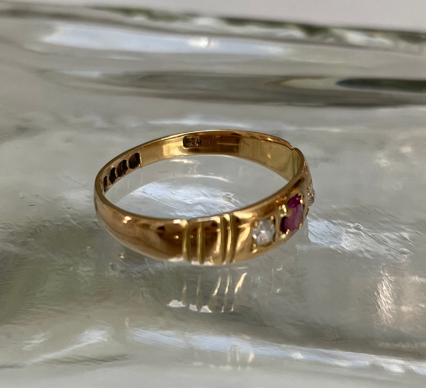 1950s 18ct Ruby & Diamond Vntage Band Ring