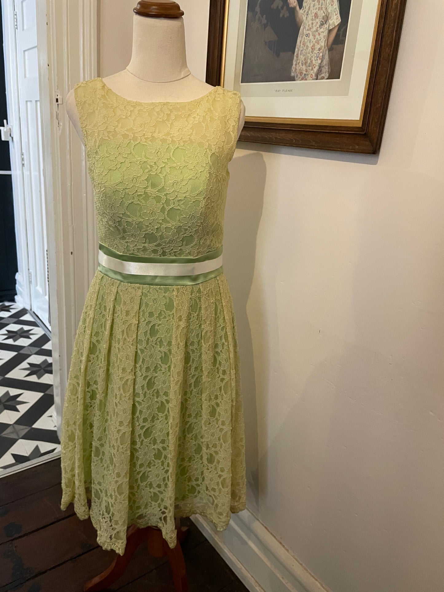 Vintage 1950s Pale Green Lace Frock