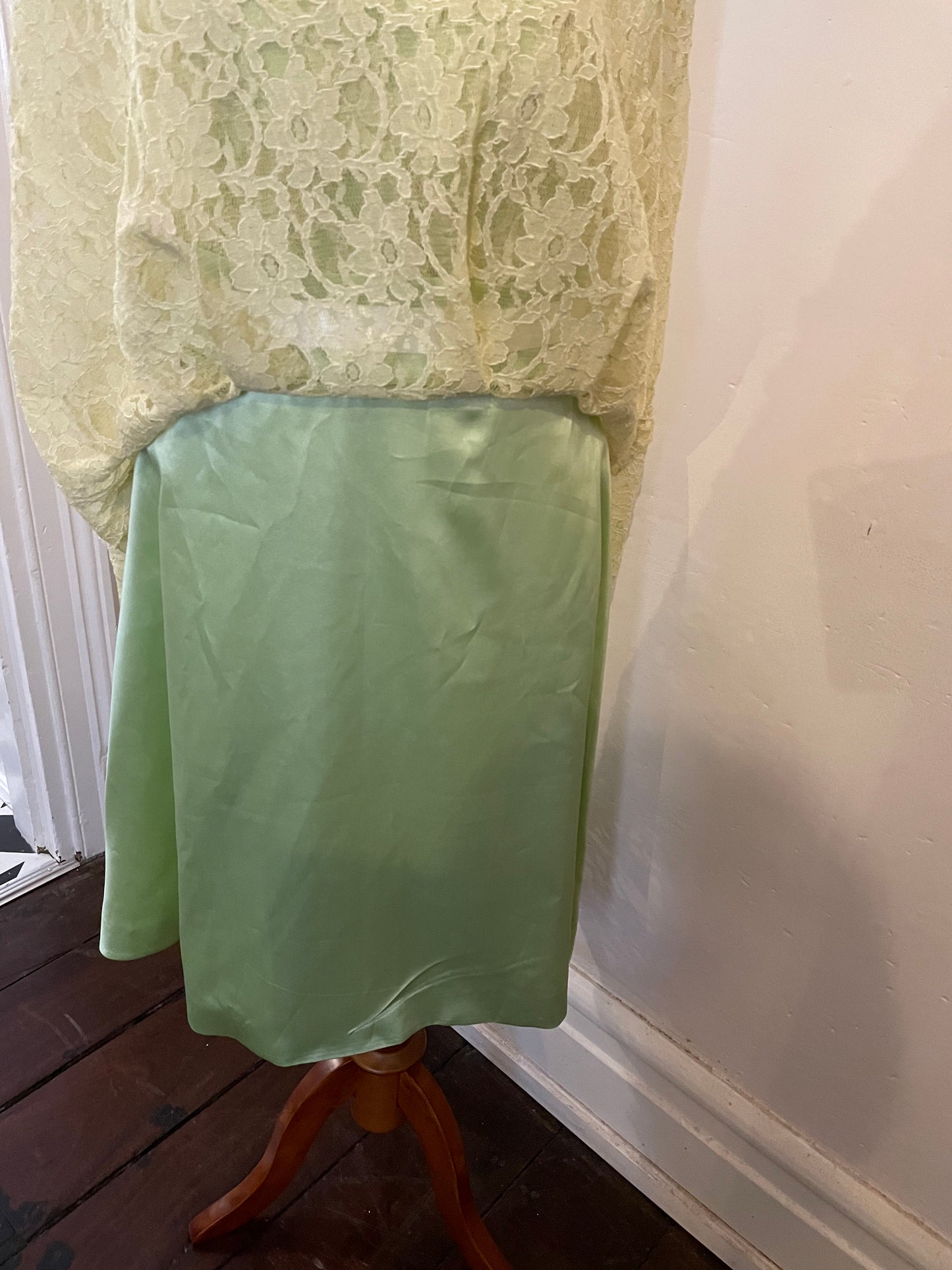 Vintage 1950s Pale Green Lace Frock