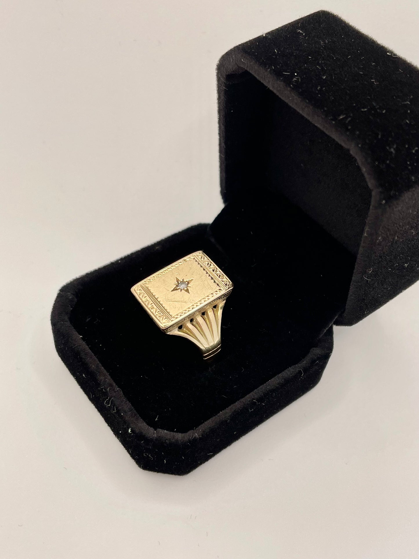 1960s Gold & Diamond Signet Ring