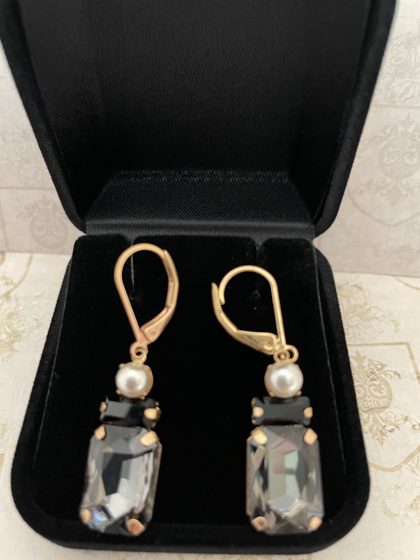 Art Deco Inspired Oblong Earrings In Black